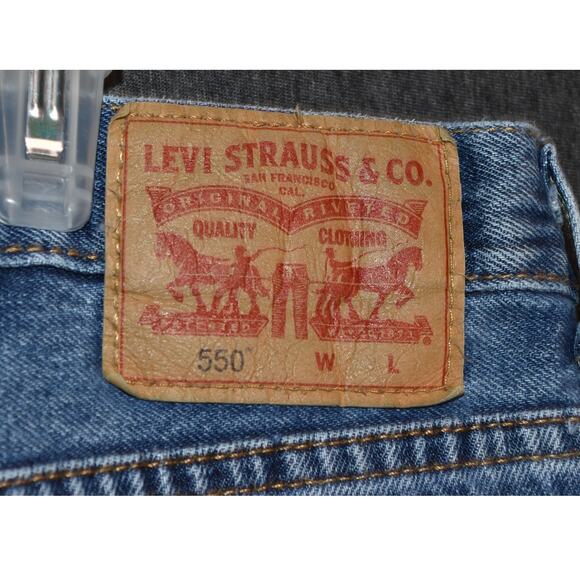 Lot of 2 Levi's 550 Relaxed Fit Men's 44x29 Distressed Denim Jeans Dark & Light - Picture 10 of 14
